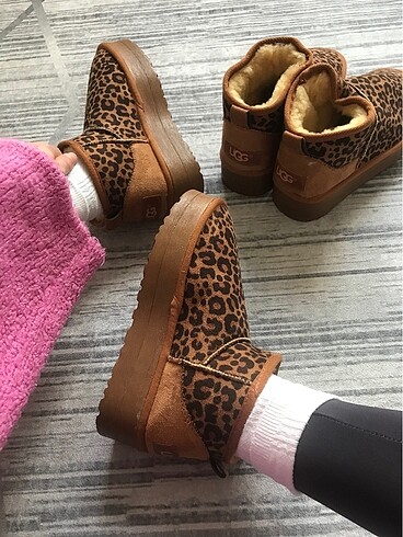 37 Beden leopar desenli ugg bot