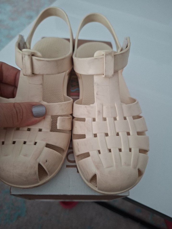 Kız Çocuk Bej Tokalı Sandalet - Görsel 2