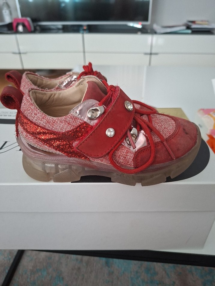 Kadın Kırmızı Parlak Spor Ayakkabı - Görsel 3