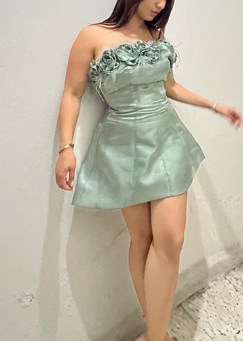 ACİLLL SATILIK Küf yeşili Straplez Kısa Çiçek detaylı  Elbise - Görsel 2