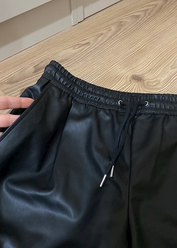 Zara Siyah Deri Kadın pantolon - Görsel 4