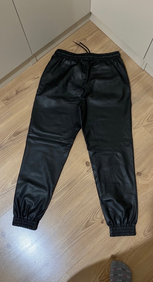 Zara Siyah Deri Kadın pantolon - Görsel 2