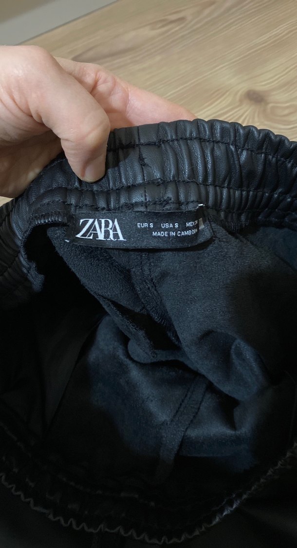 Zara Siyah Deri Kadın pantolon - Görsel 3