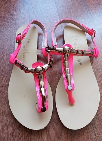 37 Beden pembe Renk Pembe sandalet