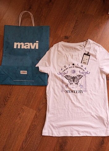 Mavi jeans tişört