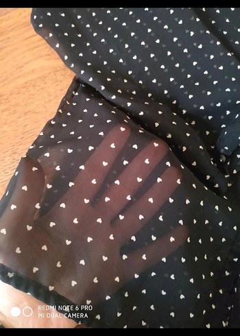 Puantiye Desenli Siyah İpek Bluz - Görsel 4