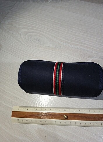 Beden TOMMY HILFIGER gözlük kabı orjinal temiz