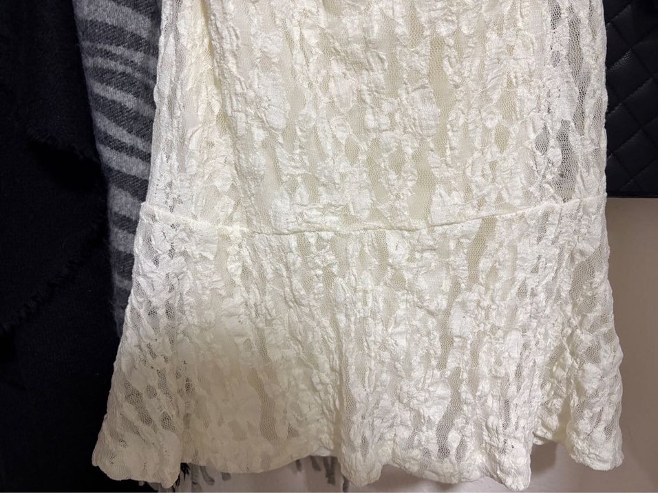 Beyaz Dantel Detaylı Triko Midi Elbise Stradivarius - Görsel 3