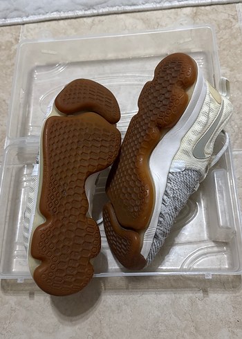 Gri Beyaz Bağcıklı Kadın Spor Ayakkabı - Görsel 3