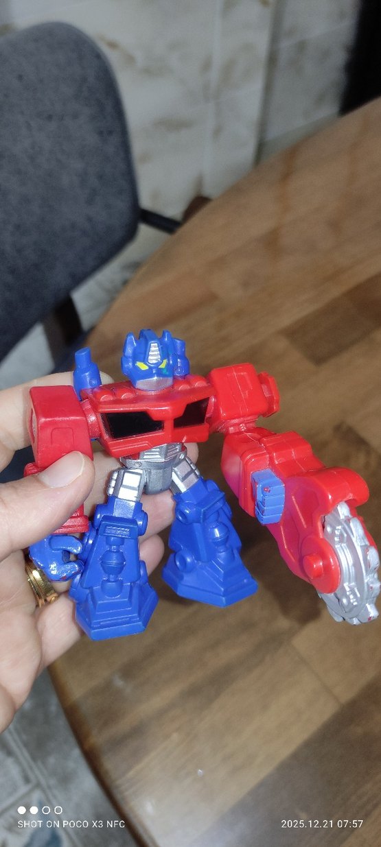 Renkli Kırmızı Robot Aksiyon Figürü - Görsel 5