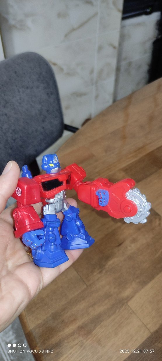 Renkli Kırmızı Robot Aksiyon Figürü - Görsel 3