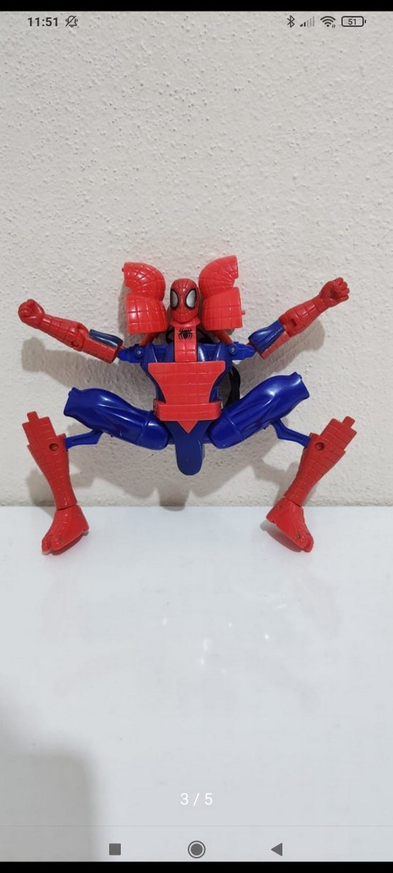 Kırmızı Mavi Renkli Aksiyon Figürü - Görsel 3