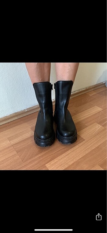 40 Beden siyah Renk Kısa Bot