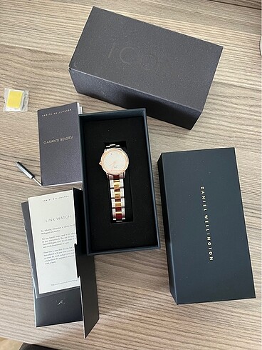 Daniel wellington bayan Icon saat