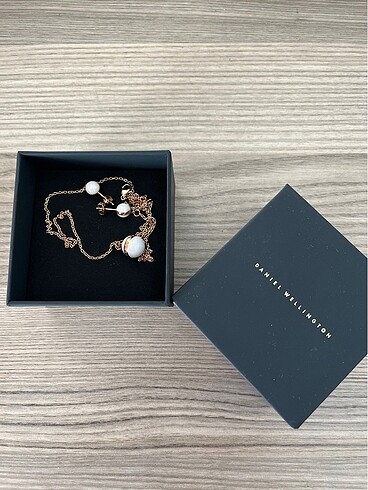 Daniel Wellington inci rose gold küpe ve kolye