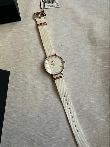 Beden beyaz Renk Daniel Wellington Petite Dover Saat