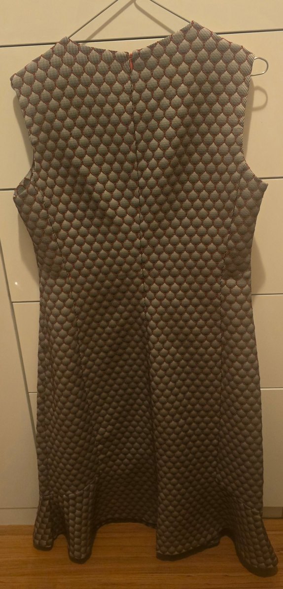 Düz Sıfır Yaka Kolsuz Midi Elbise - Görsel 3