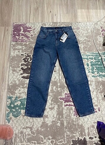 38 Beden mavi Renk Mavi mom jean
