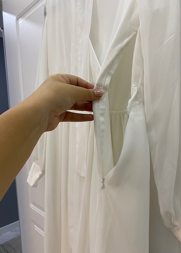 Kolları transparan beyaz elbise - Görsel 3