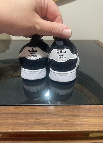 22 Beden Çocuk ayakkabisi adidas