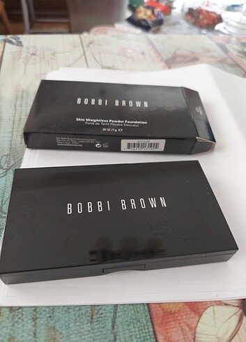Bobbi Brown Skin Weightless Powder Foundation 11 g Cool Beige 3.