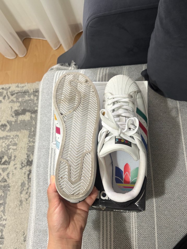 Adidas Superstar Renkli Şeritli Beyaz Sneaker — görsel 4/4