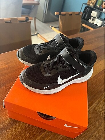 Nike spor ayakkabı
