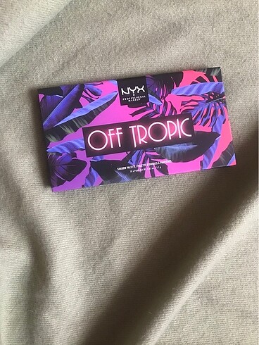 Nyx off tropic far paleti