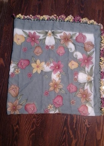 Çiçek Desenli Dantel Kenarlı Kadın Fular - Görsel 6