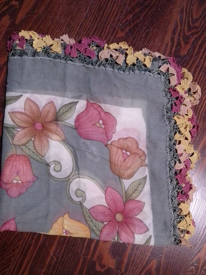 Çiçek Desenli Dantel Kenarlı Kadın Fular - Görsel 5