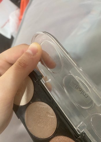 Diğer Bej Tonlarında Aydınlatıcı ve Kapatıcı Paleti