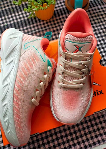 Kinetix Pembe Bağcıklı Kadın Spor Ayakkabı