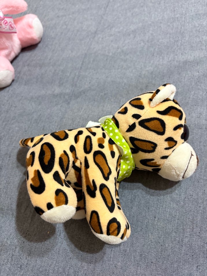 Renkli Peluş Oyuncaklar - Pembe Tavşan ve Leopar - Görsel 2