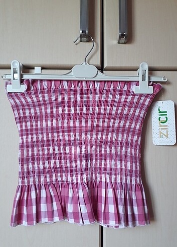 Pembe kareli büstiyer 
