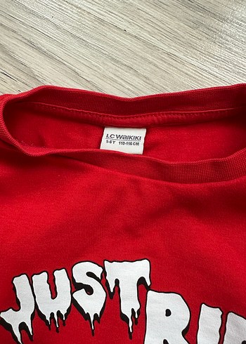 5 Yaş Beden kırmızı Renk Lc Waikiki Çocuk Sweatshirt 5-6 yaş