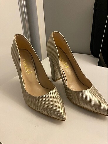Kalın topuklu stiletto
