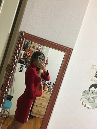 Kırmızı dar elbise 