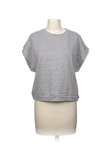 Diğer T-shirt %70 İndirimli.