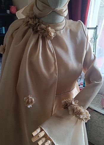 Bej İşlemeli Uzun Kollu Uzun Elbise - Görsel 4