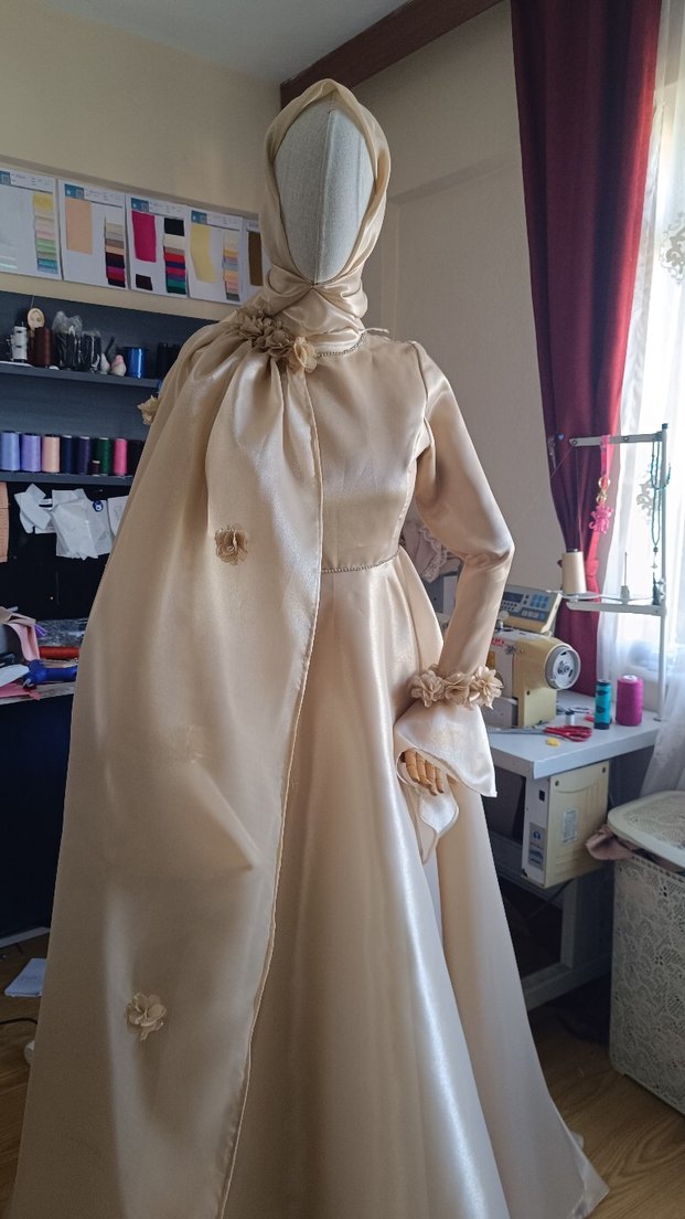 Bej İşlemeli Uzun Kollu Uzun Elbise - Görsel 5