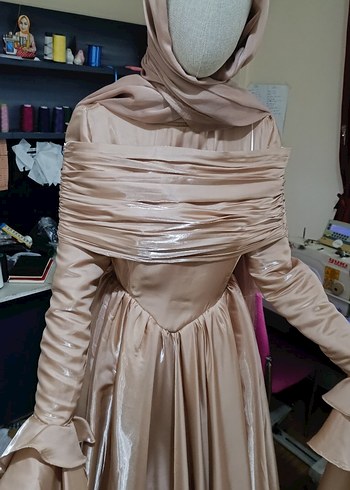 Bej Uzun Kollu Drapeli Kadın Abiye - Görsel 3