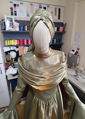 Uzun Kollu, Yüksek Yakalı Gotik Kadın Elbisesi - Görsel 3