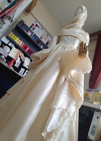 Uzun Kollu Drapeli Beyaz Straplez Gelinlik - Görsel 2