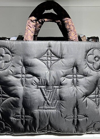 Louis Vuitton omuz çantası 