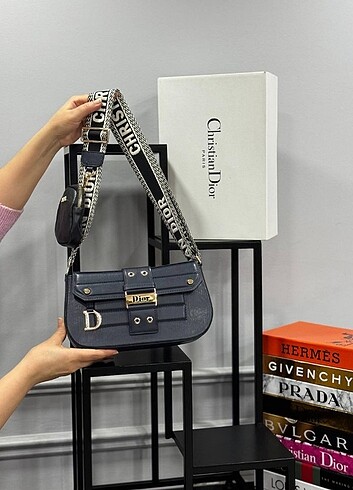 CHRISTIAN DIOR 