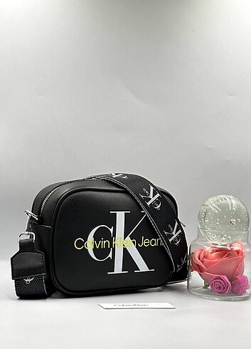 Calvin klein jeans camera bag with strap