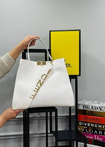 Beden FENDİ PEEKABOO BAG