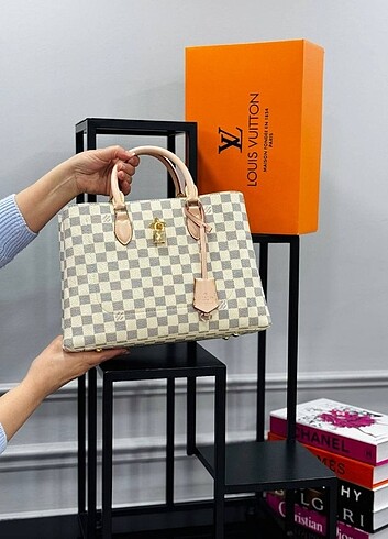 Louis Vuitton LOUIS VUITTON FLOWER TOTE BAG