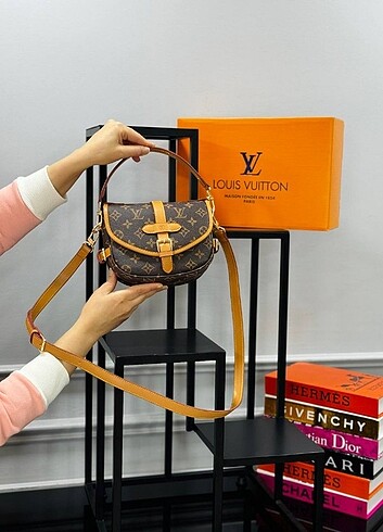 Beden LOUIS VUITTON SAUMUR BB NEW