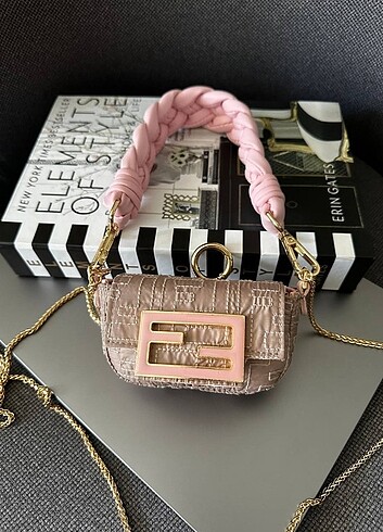 FENDI - NANO Baguette Charm mini
